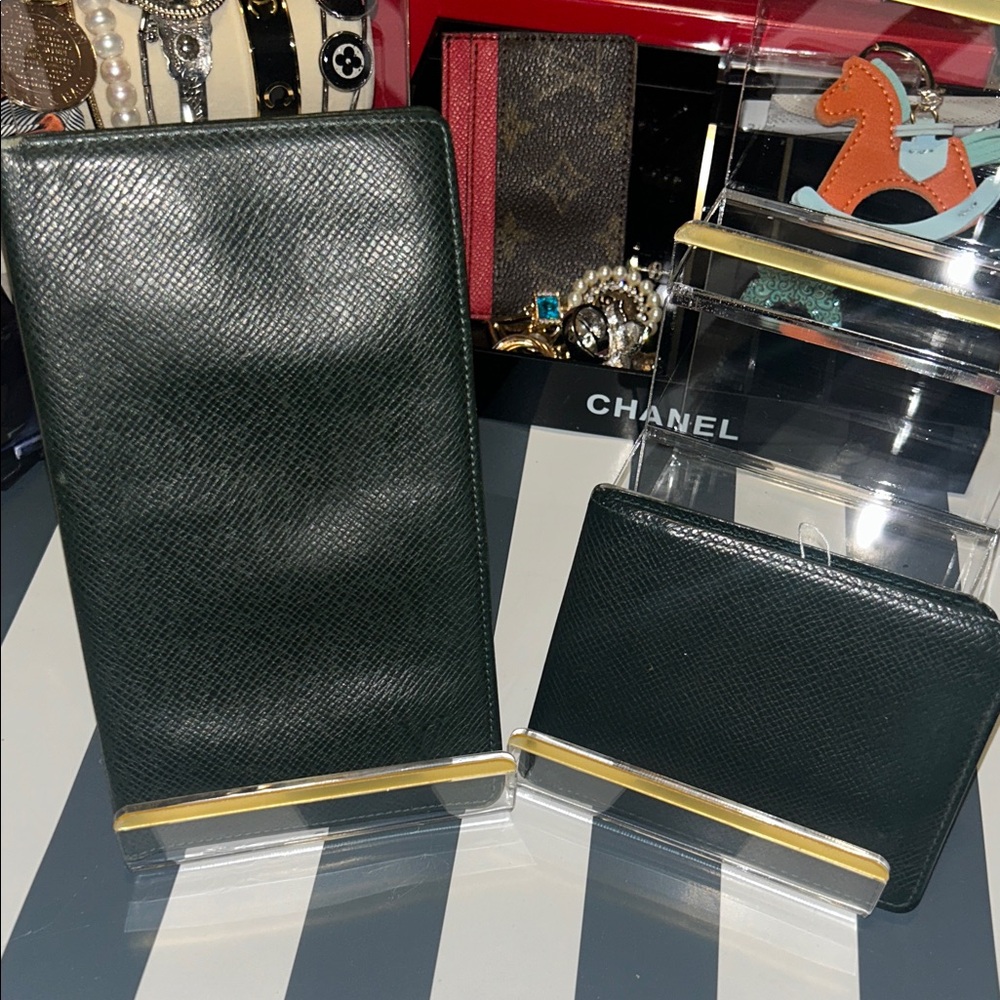 Vintage LV Dark Green Leather Wallet Set